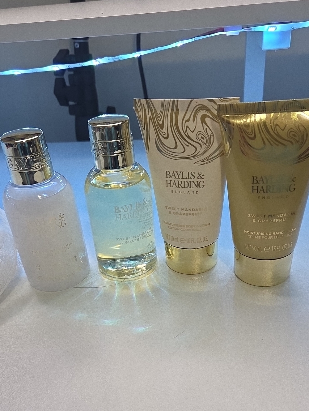 Baylis & Harding Bath Set Sweet Mandarin & Grapefruit Gift Set - Gold